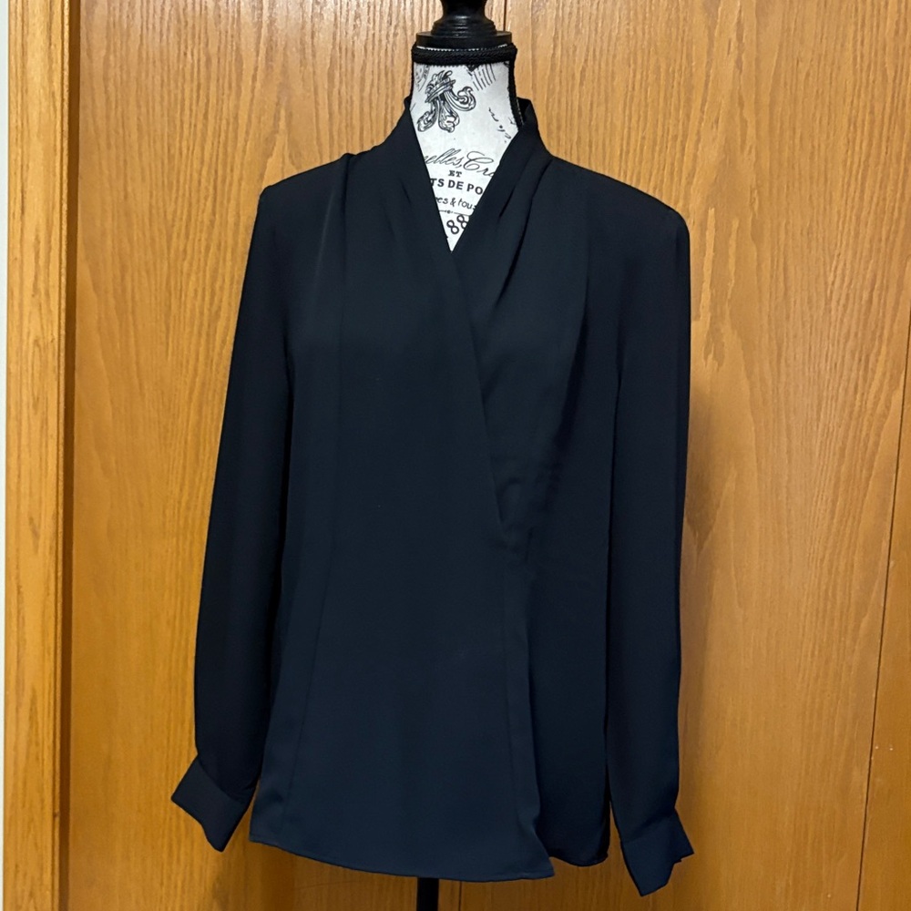Le Chateau Classic Black Top